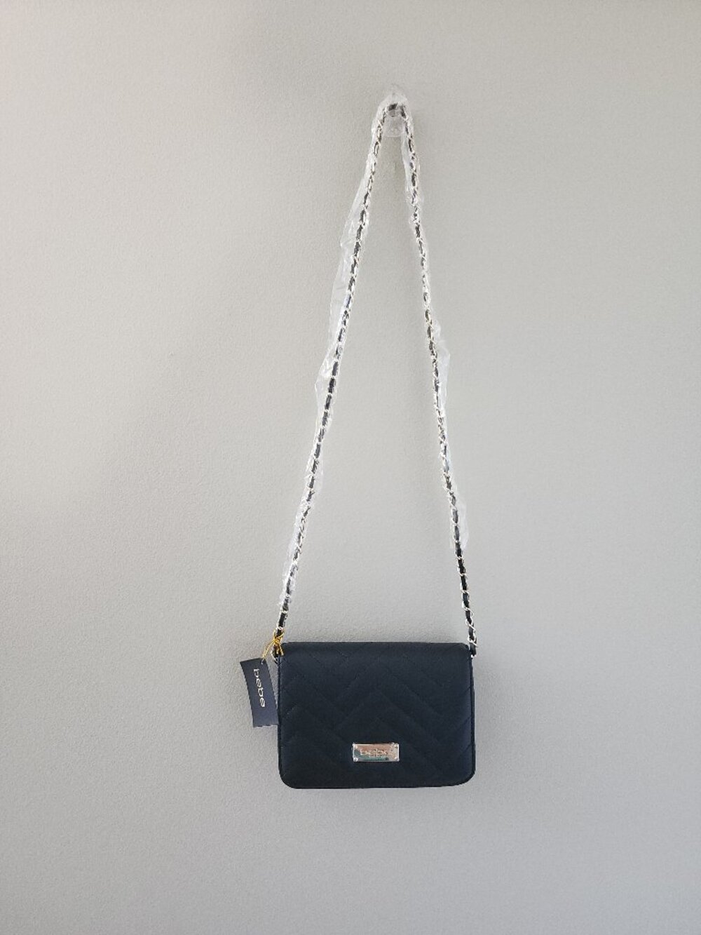 NWT Bebe Sophia Black Chevron Quilted Crossbody Bag - Picture 2 of 8